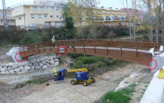 Vista de la pasarela. Ubicación de los herrajes