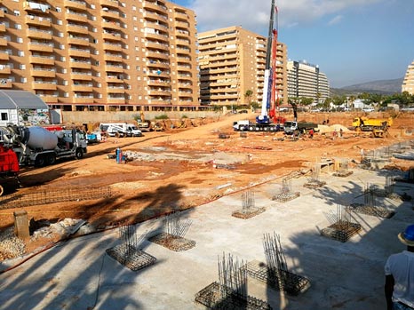 Cimentación de edificio con pilotes 